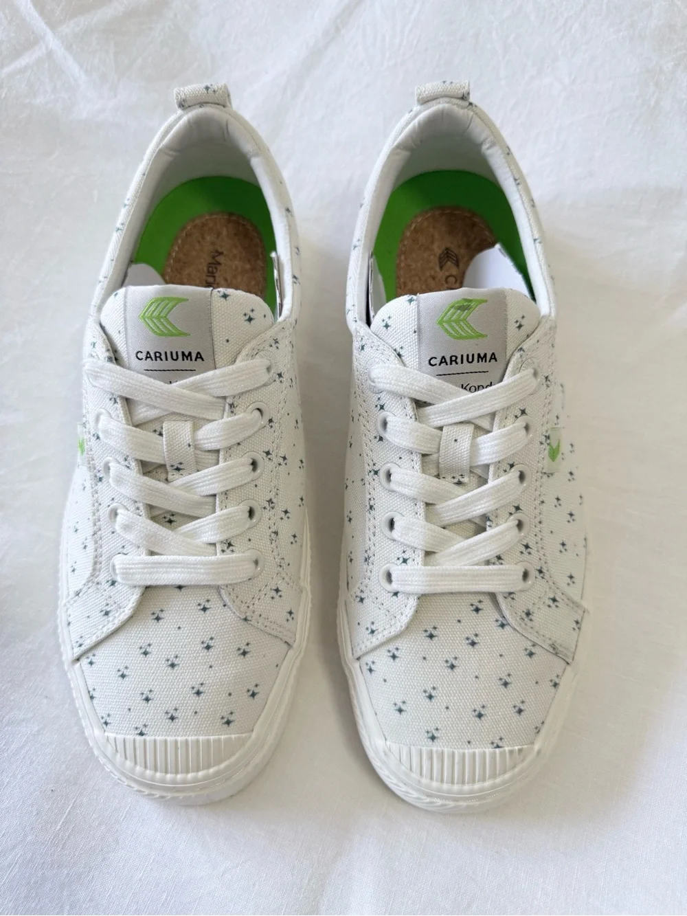Cariuma | Women’s 8 | Marie Kondo OCA Low Off White Blue Star Sneakers | EUC